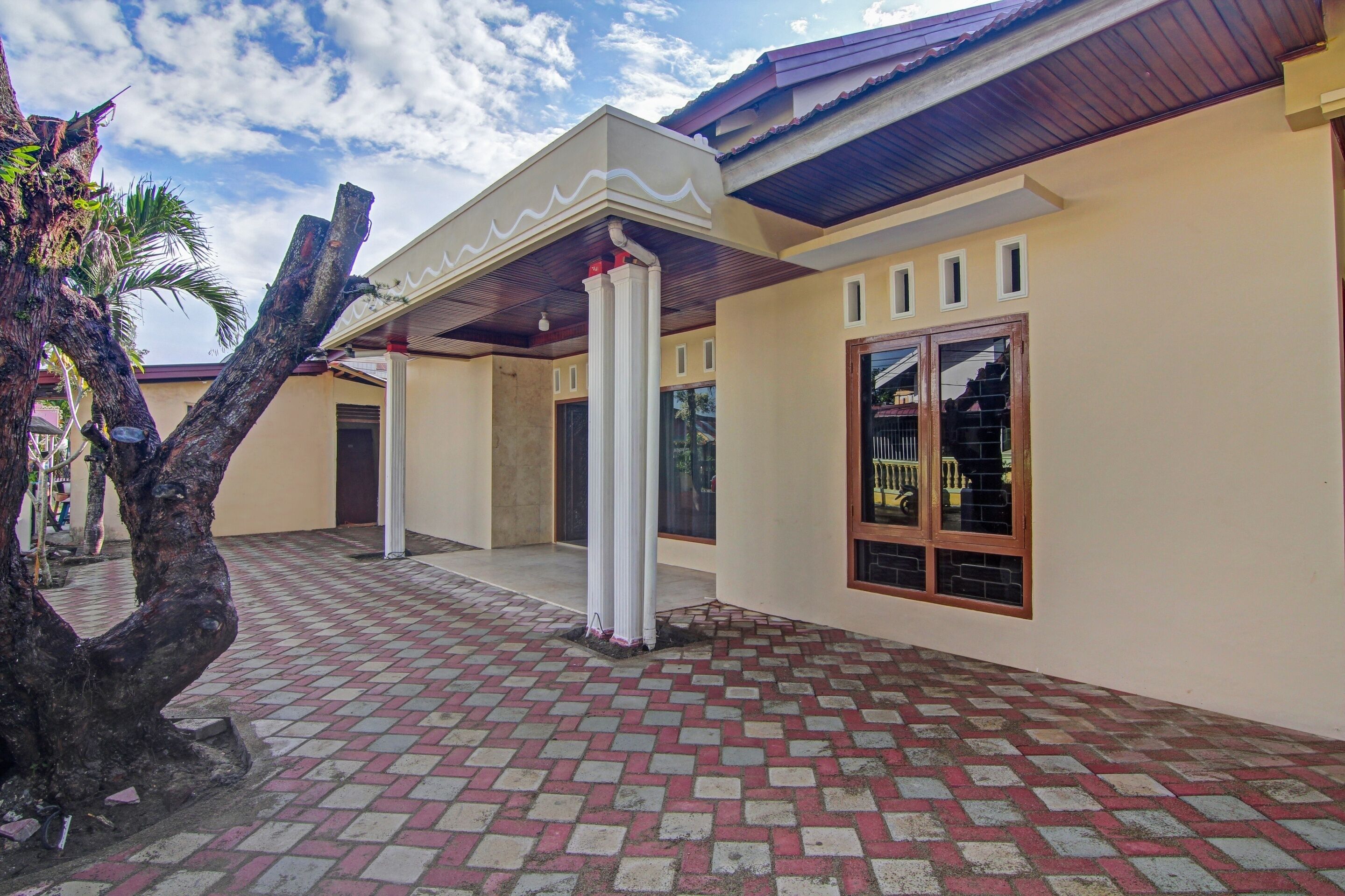 Suri Guest House Syariah by OYO