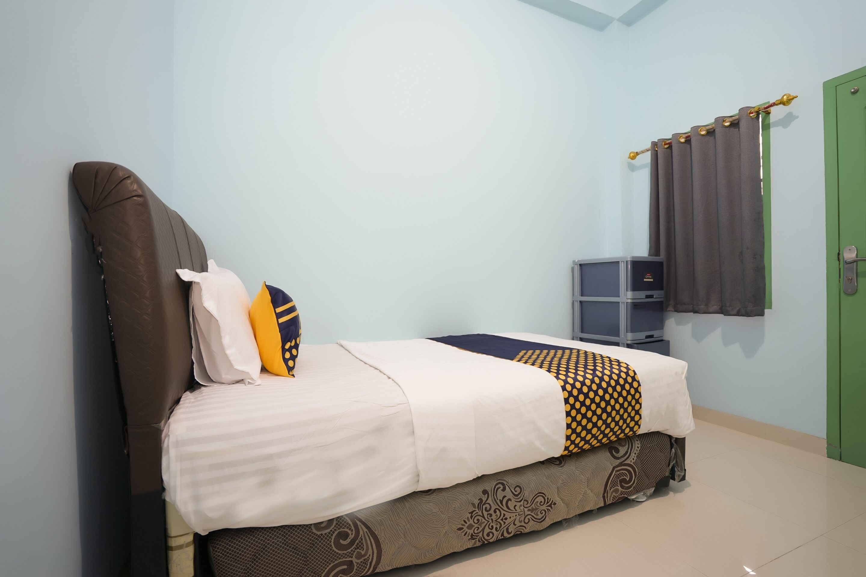 818 Home Stay by OYO Rooms