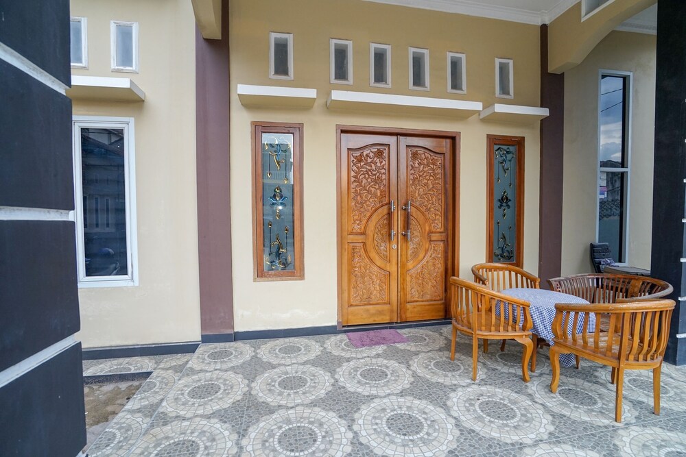 Afifah Homestay Syariah by OYO Rooms