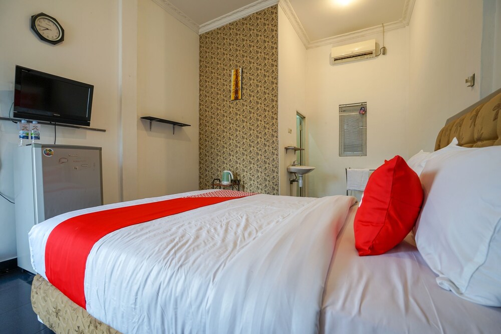 Afifah Homestay Syariah by OYO Rooms