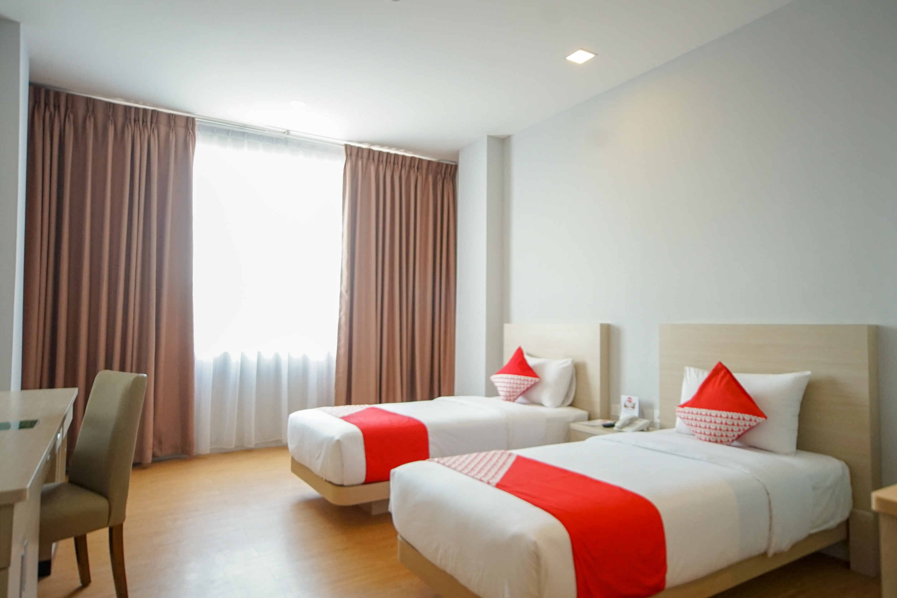 Airish Hotel by OYO