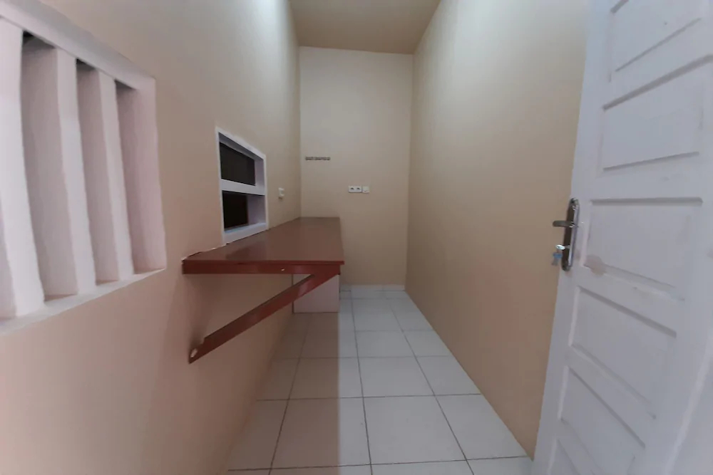 Ananda Kost by OYO Rooms