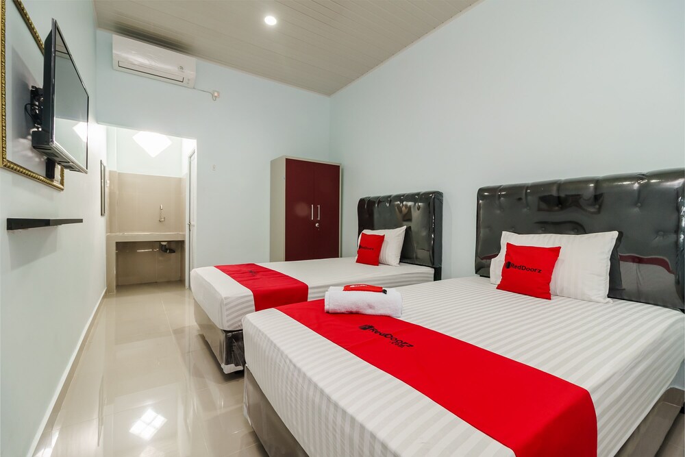 Awan Kost by Reddoorz