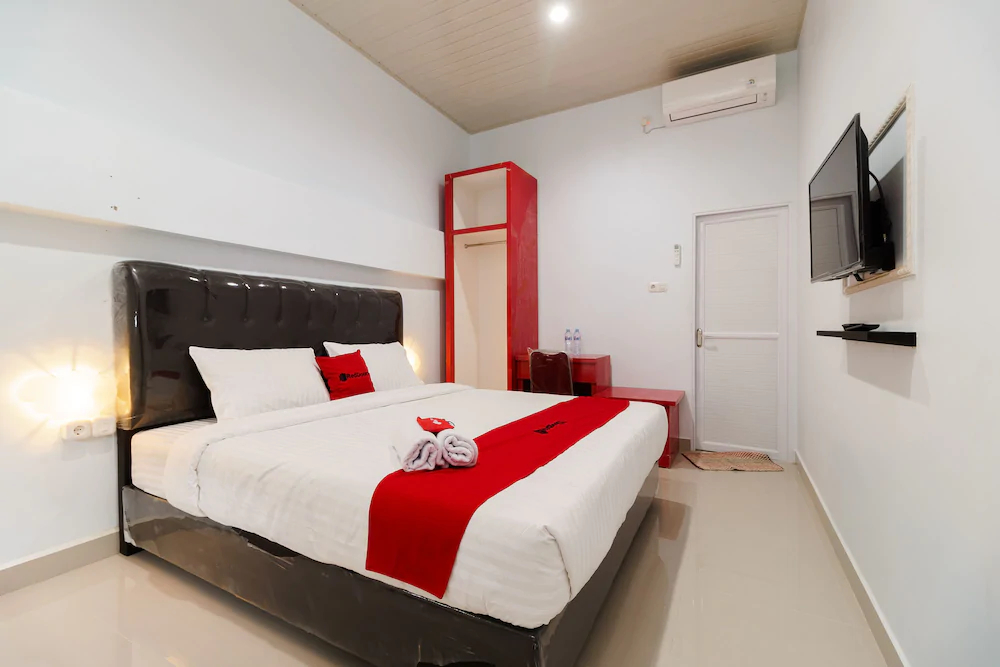 Awan Kost by Reddoorz