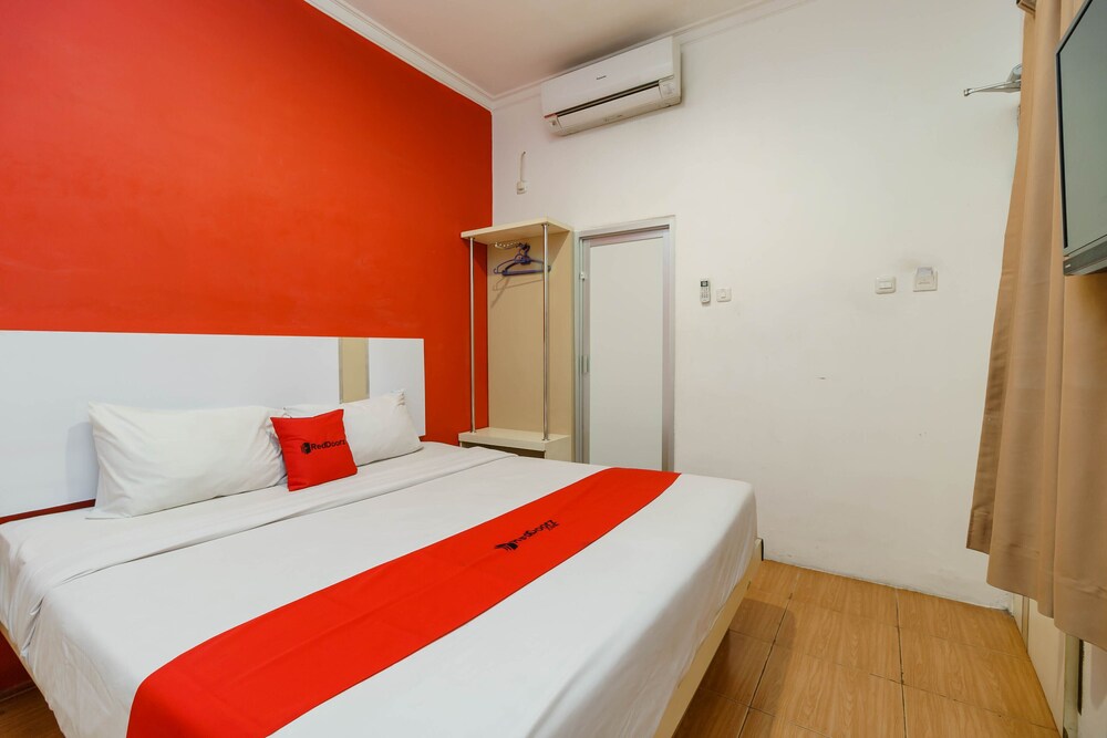 Blessing Hotel by RedDoorz