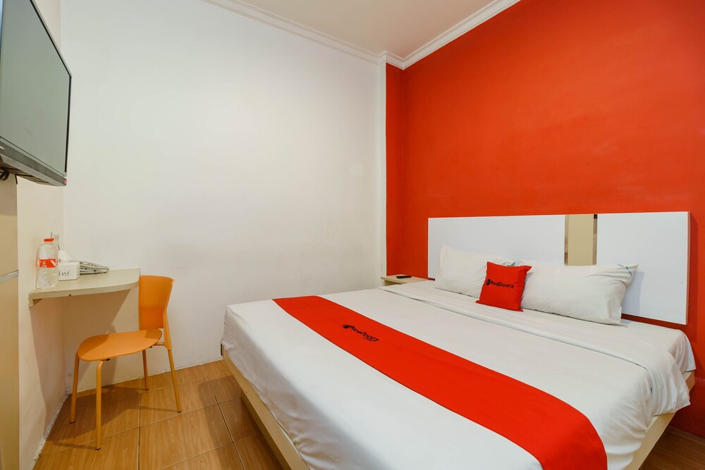 Blessing Hotel by RedDoorz