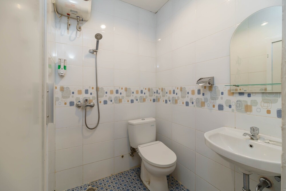 Blessing Hotel by RedDoorz