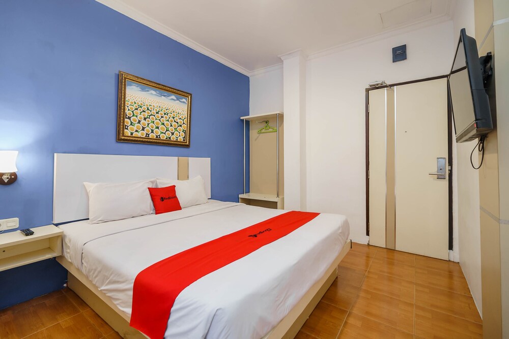 Blessing Hotel by RedDoorz
