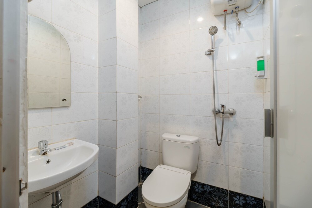 Blessing Hotel by RedDoorz