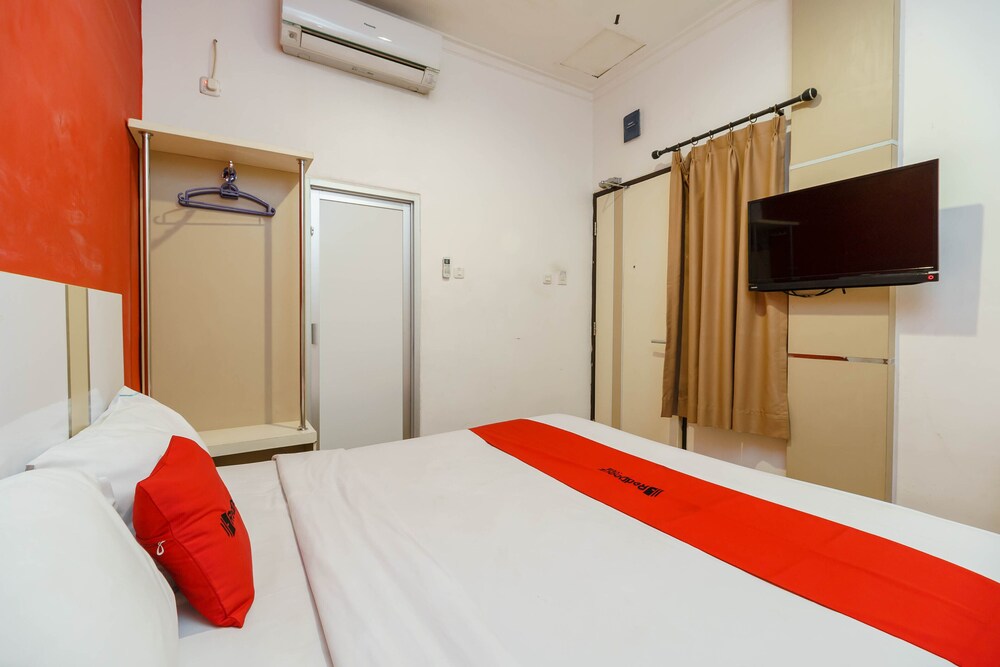 Blessing Hotel by RedDoorz