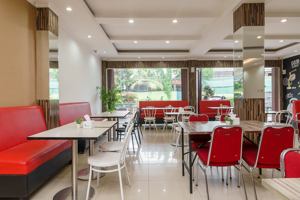 Blessing Hotel by RedDoorz