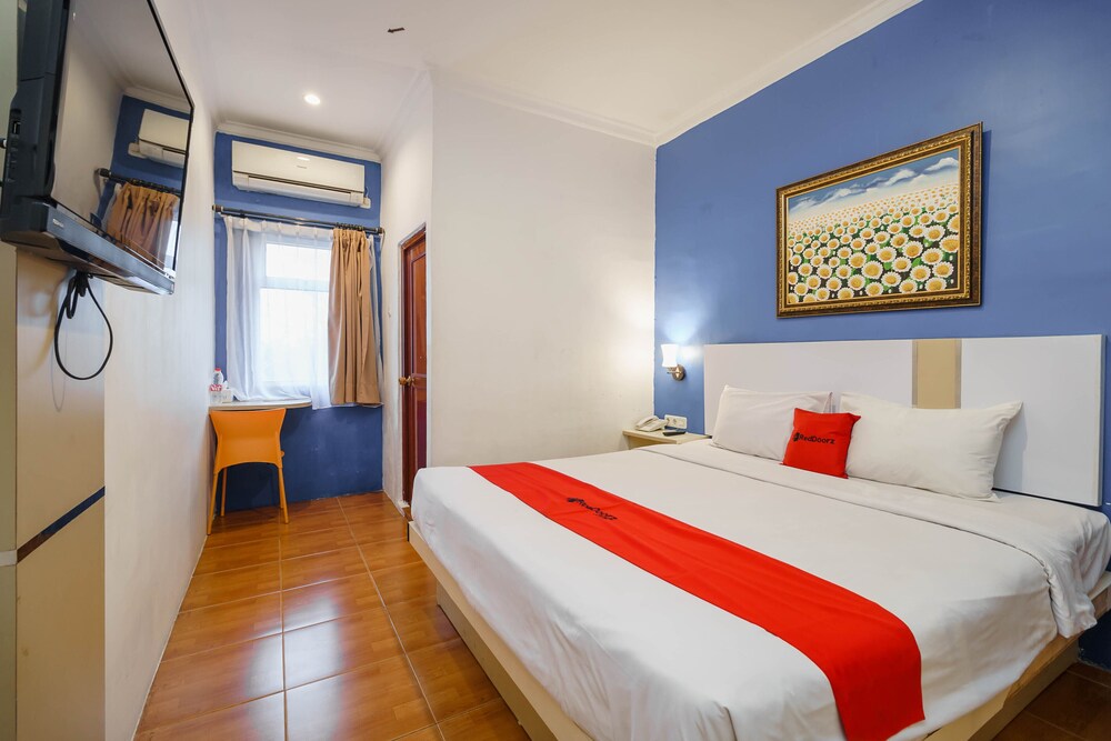 Blessing Hotel by RedDoorz