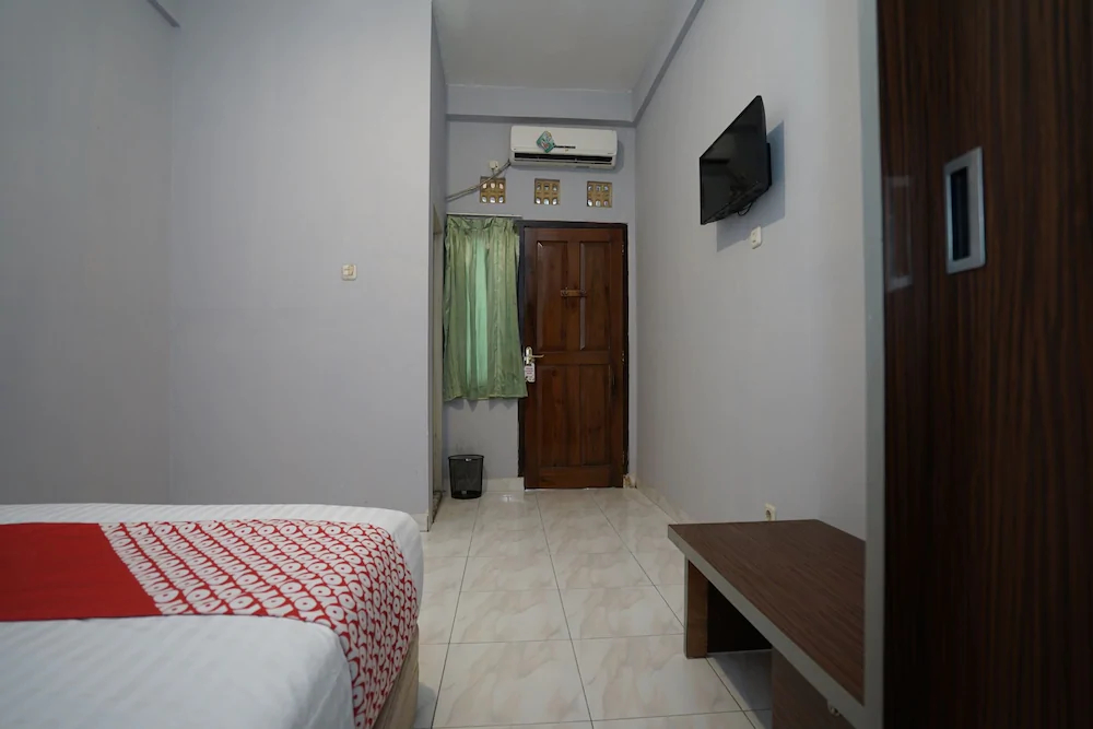 Costarina by OYO Rooms