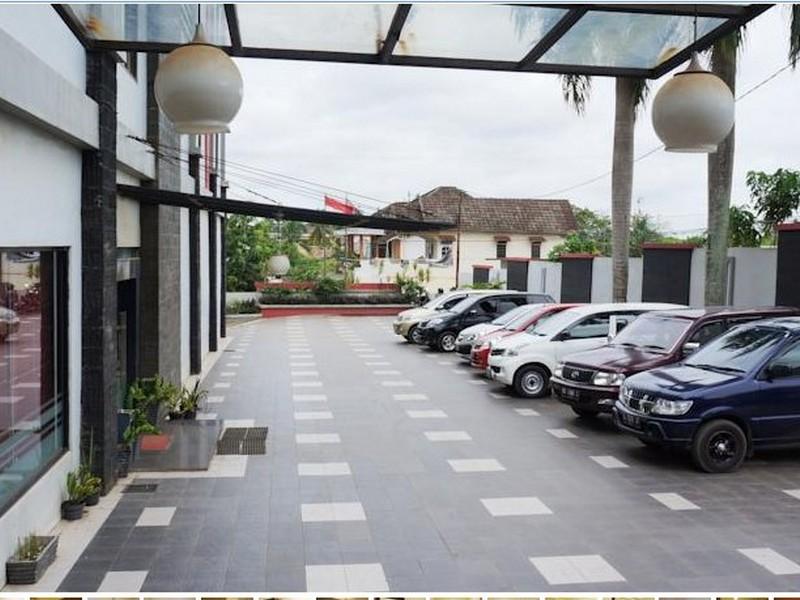 Feodora Airport Hotel