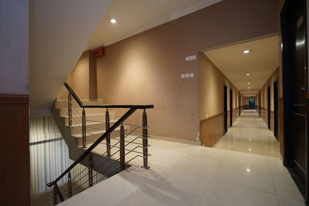 Feodora Airport Hotel by OYO Rooms