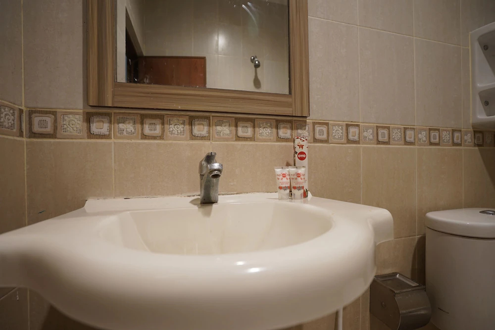 Feodora Airport Hotel by OYO Rooms