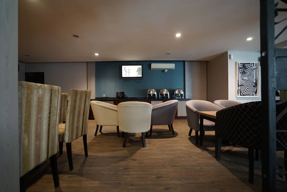 Feodora Airport Hotel by OYO Rooms