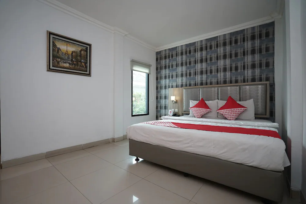 Feodora Airport Hotel by OYO Rooms