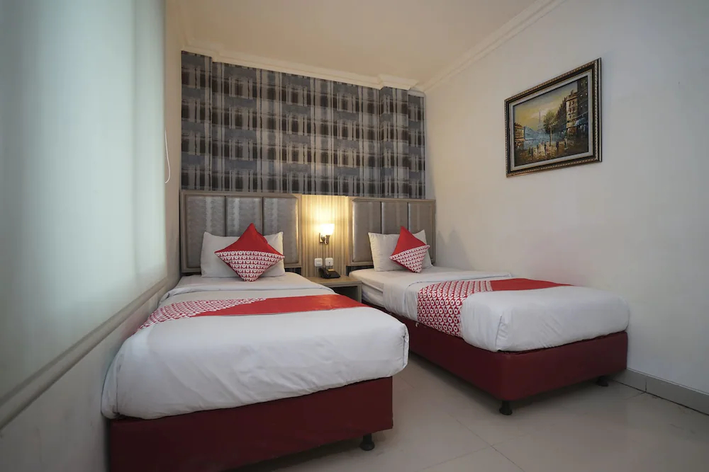 Feodora Airport Hotel by OYO Rooms
