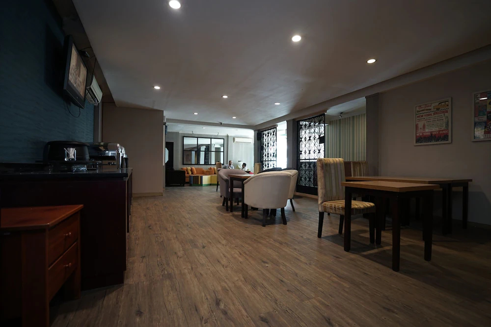 Feodora Airport Hotel by OYO Rooms