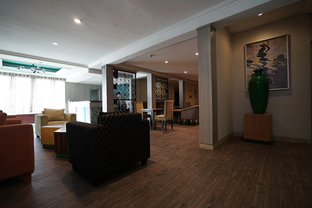 Feodora Airport Hotel by OYO Rooms