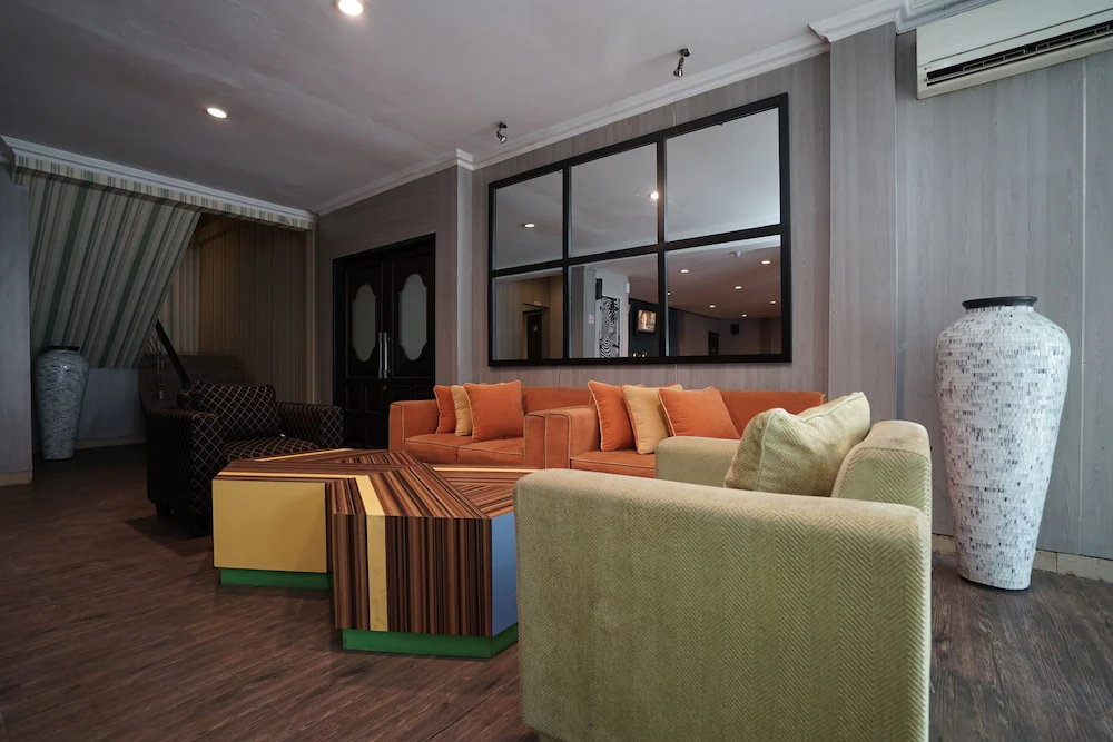 Feodora Airport Hotel by OYO Rooms