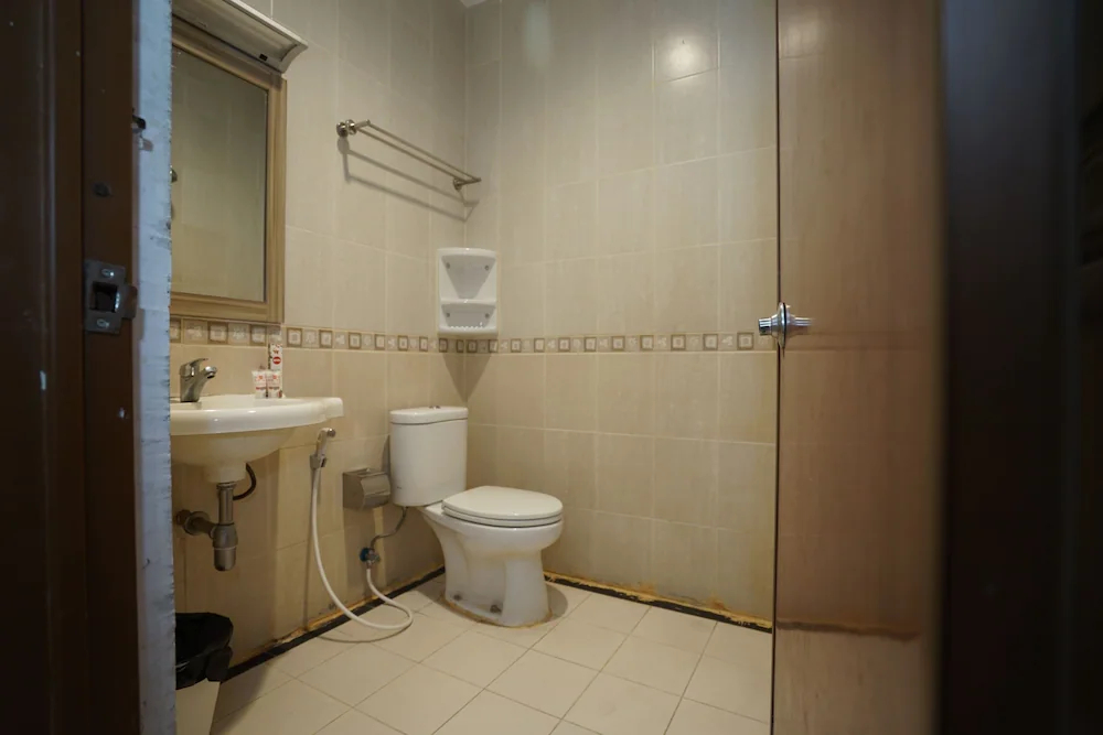 Feodora Airport Hotel by OYO Rooms