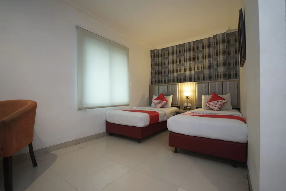 Feodora Airport Hotel by OYO Rooms
