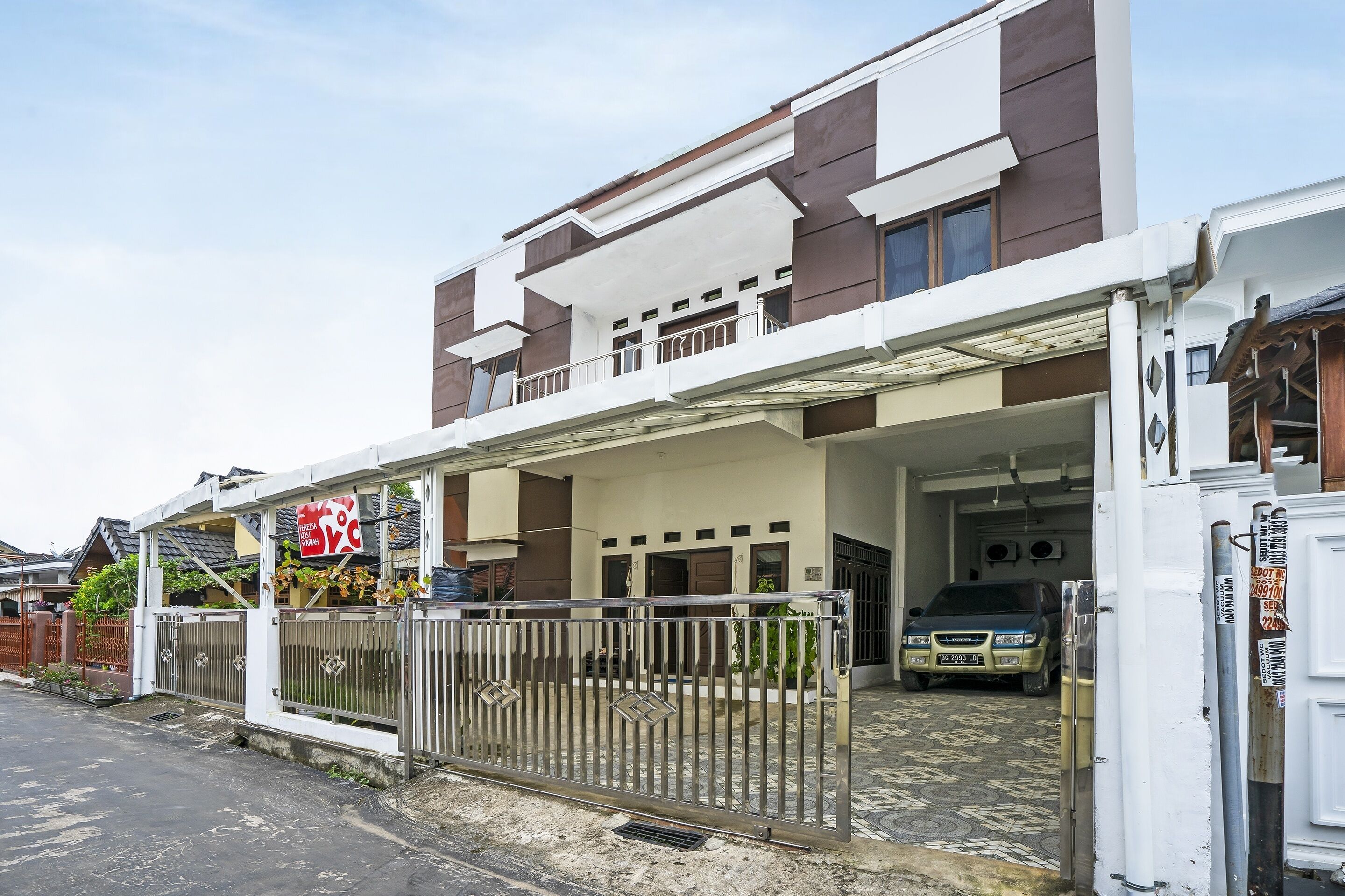 Ferezsa Kost Syariah By OYO