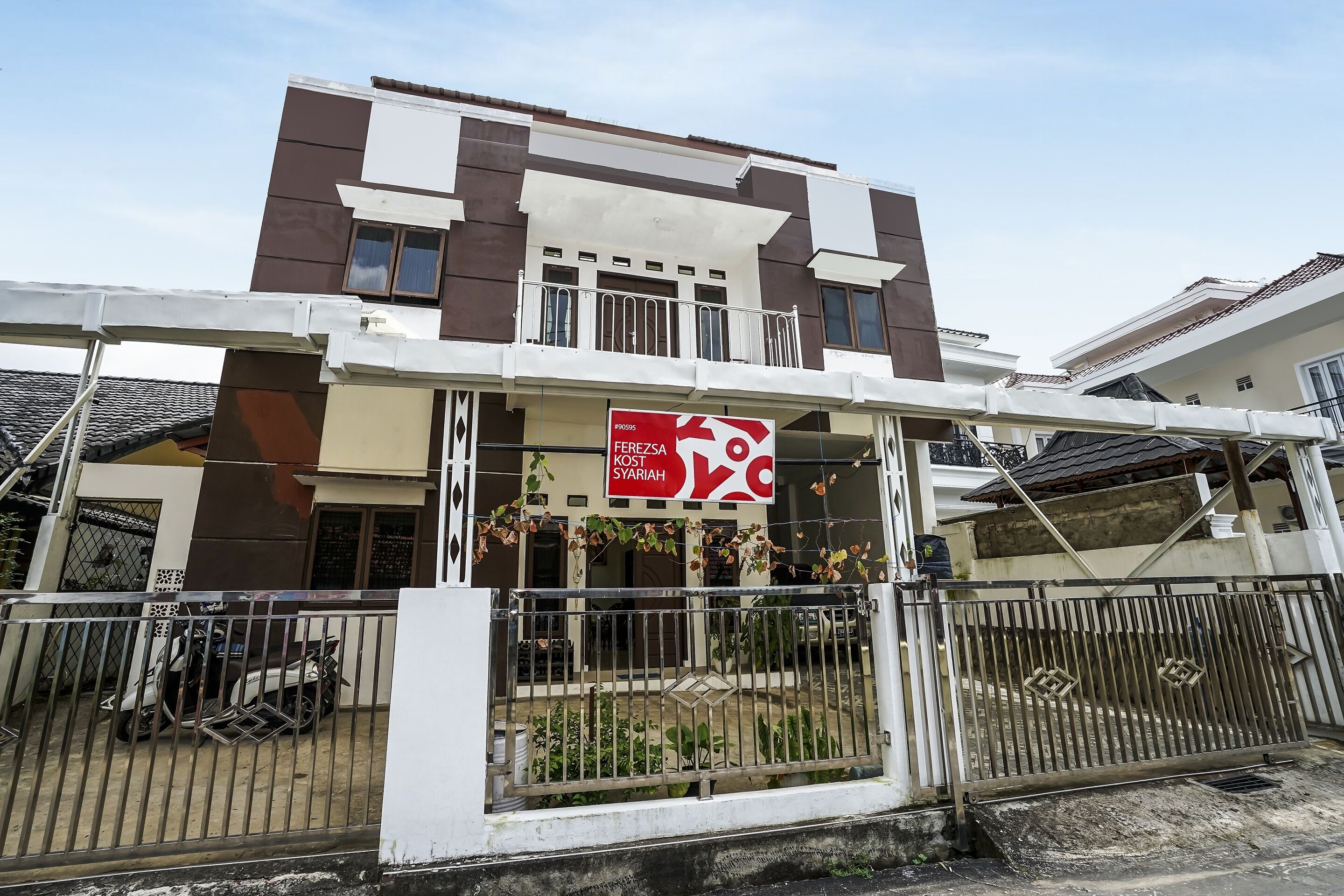 Ferezsa Kost Syariah By OYO