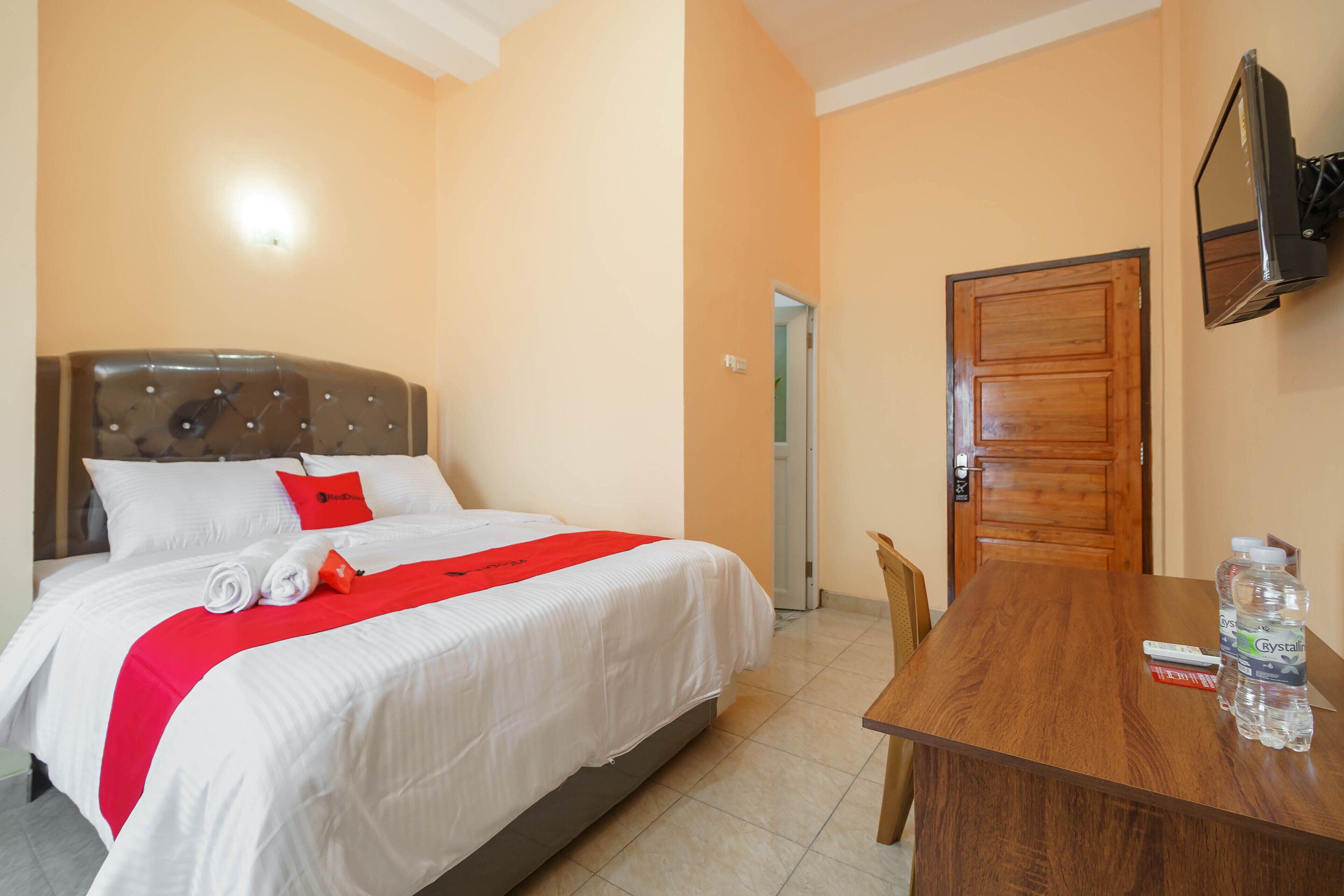 Graha Aditya by RedDoorz