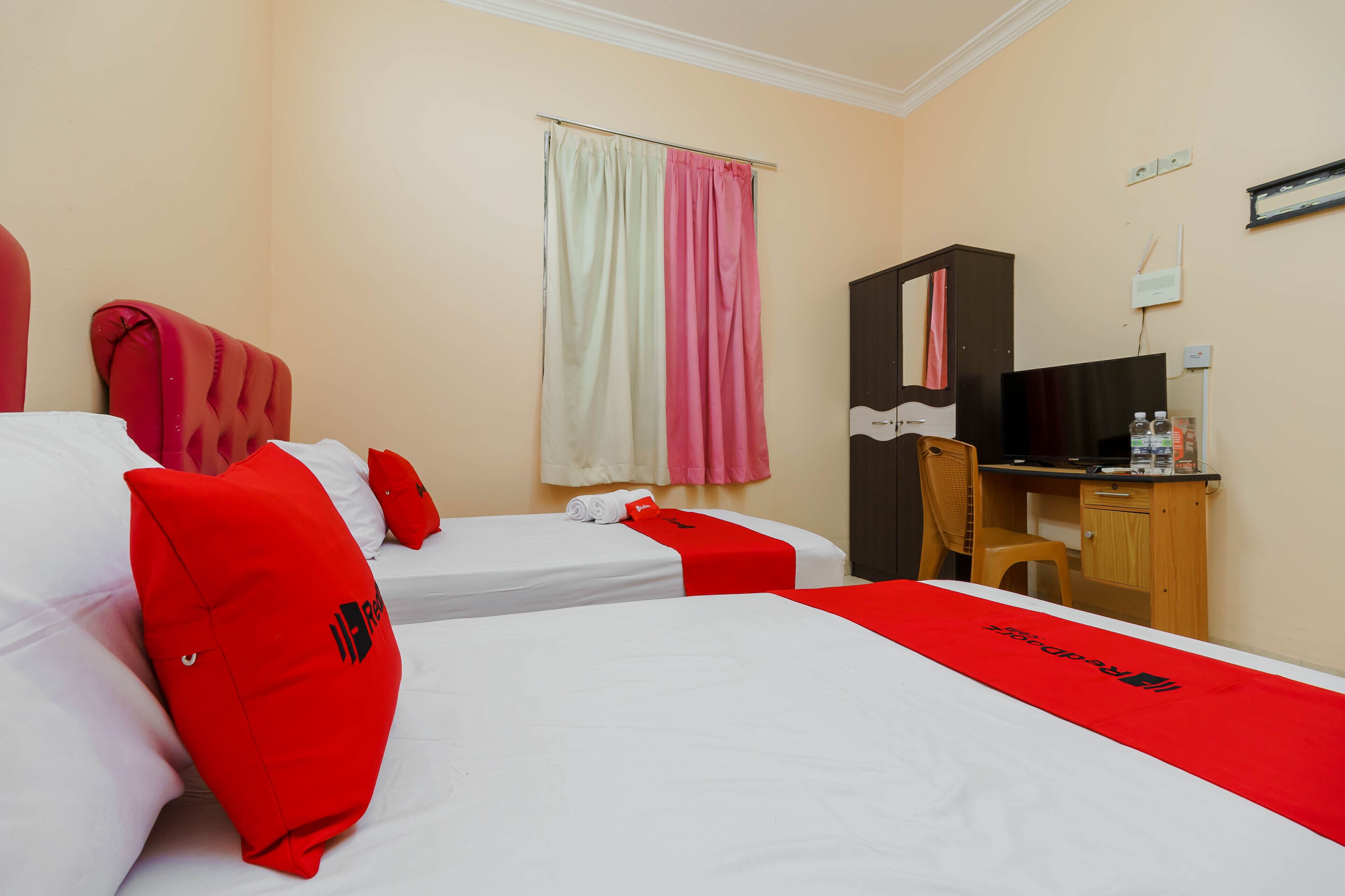 Graha Aditya by RedDoorz