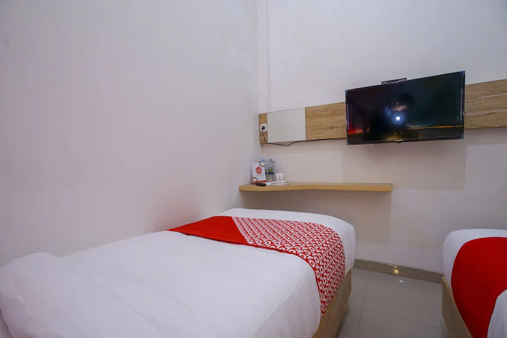 Green Homestay  by OYO Rooms