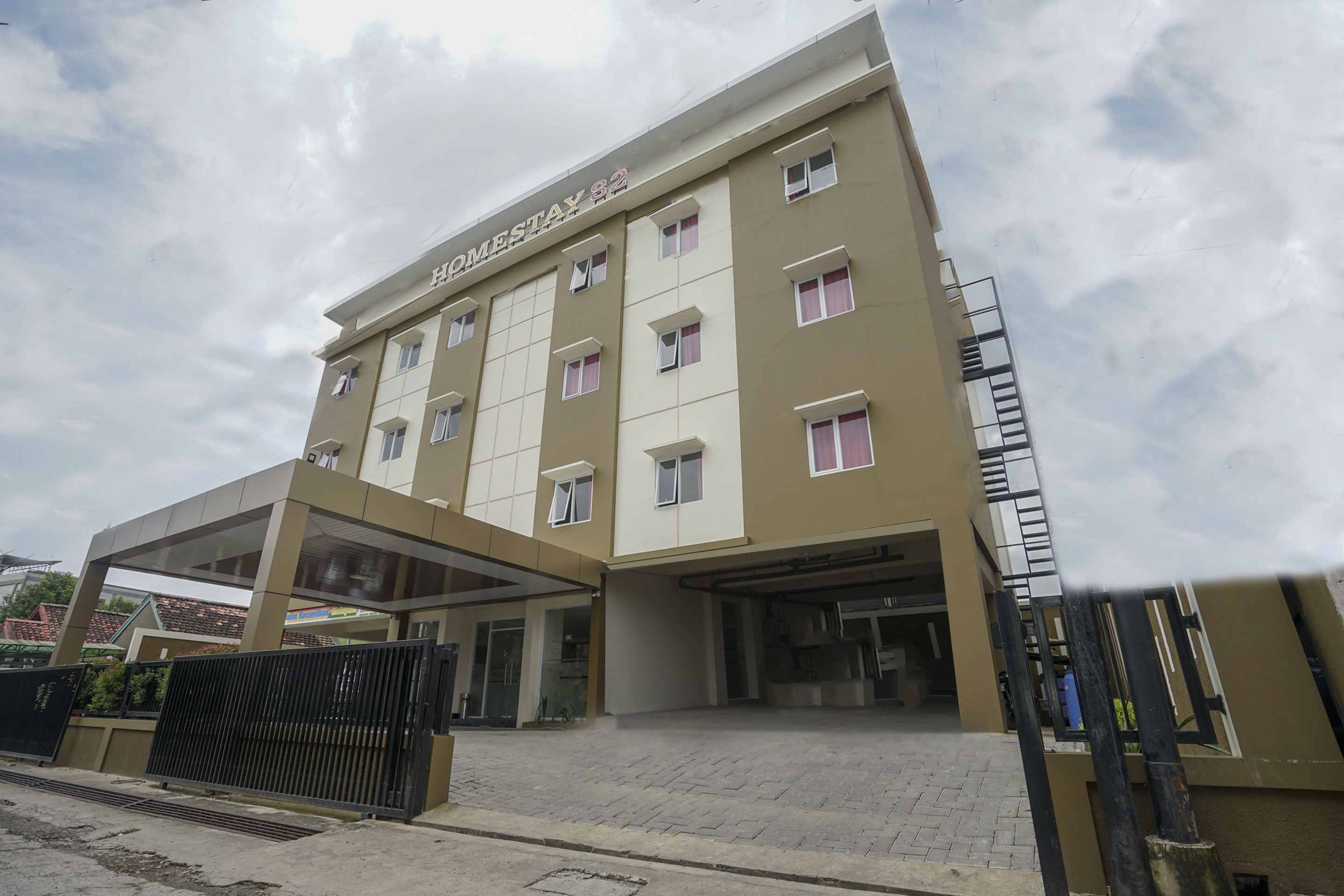 Homestay 82 By OYO Rooms