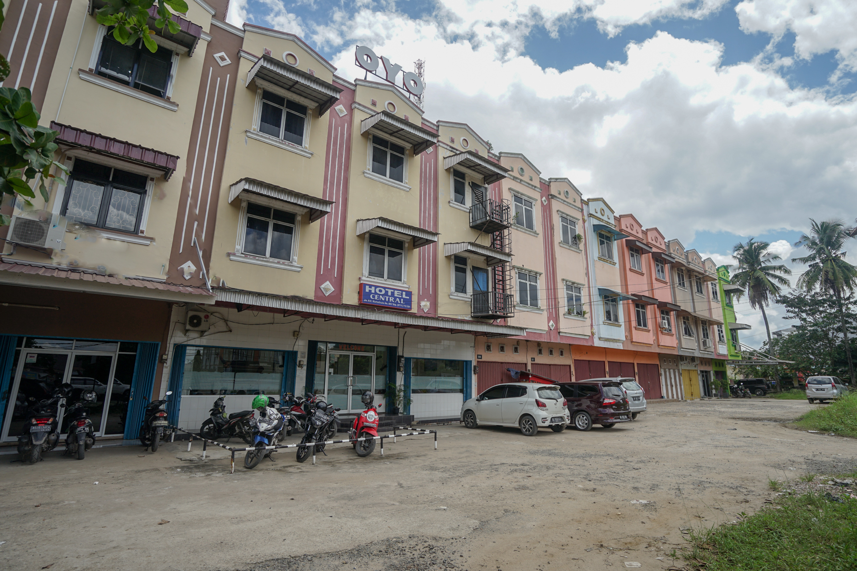 Hotel Central By OYO Rooms