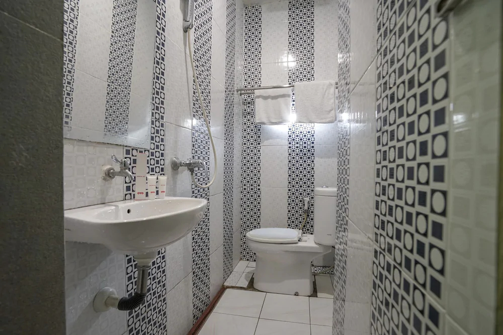 Hotel Lendosis by OYO Rooms