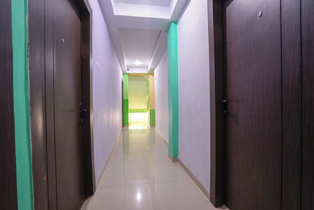 Hotel Lendosis by OYO Rooms