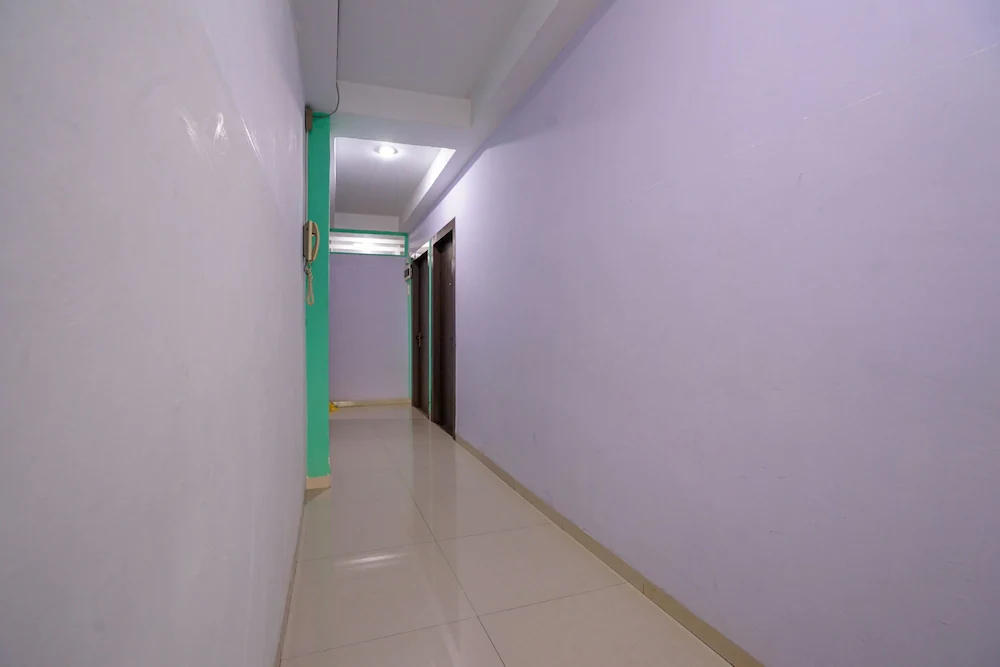 Hotel Lendosis by OYO Rooms