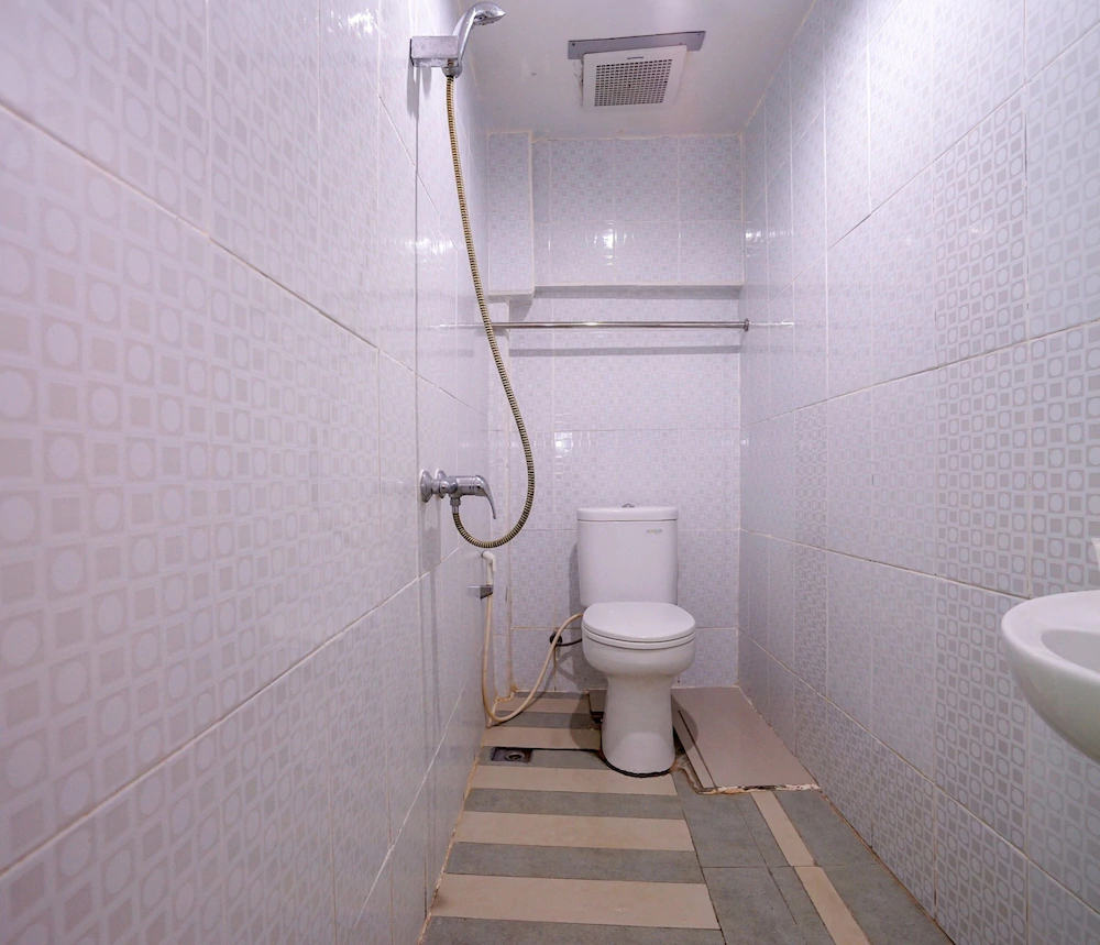 Hotel Lendosis by OYO Rooms