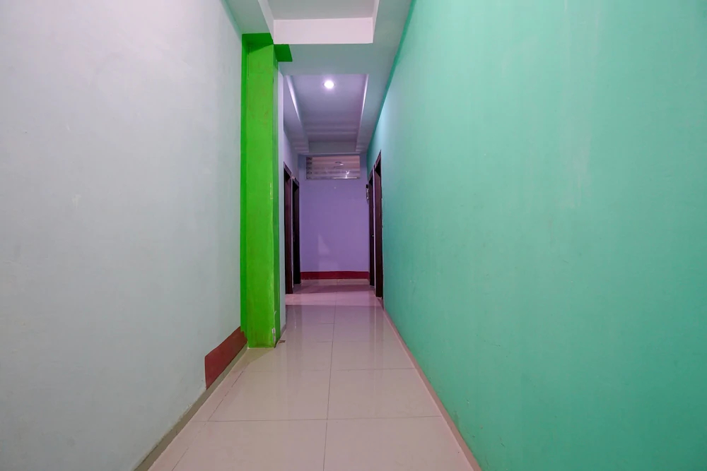 Hotel Lendosis by OYO Rooms