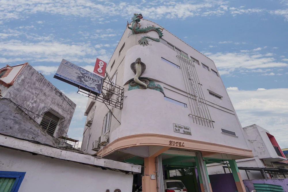 Hotel Lendosis by OYO Rooms