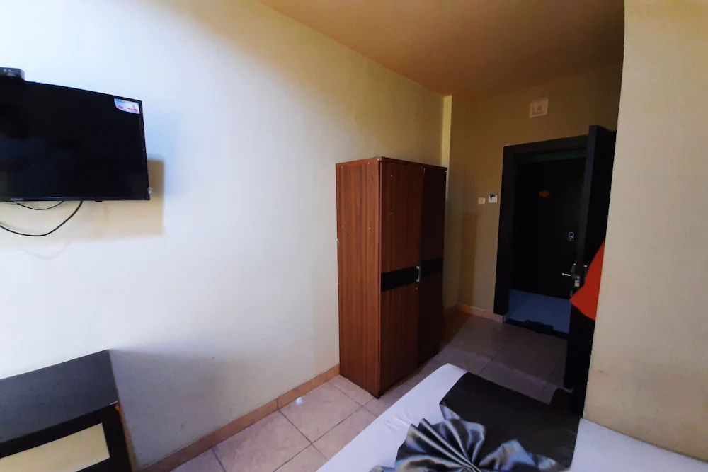 Hotel Perdana Syariah by OYO Rooms