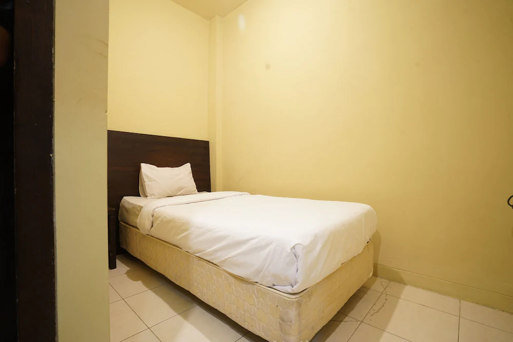Hotel Perdana Syariah by OYO Rooms