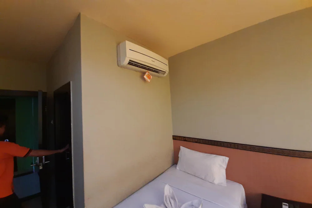Hotel Perdana Syariah by OYO Rooms