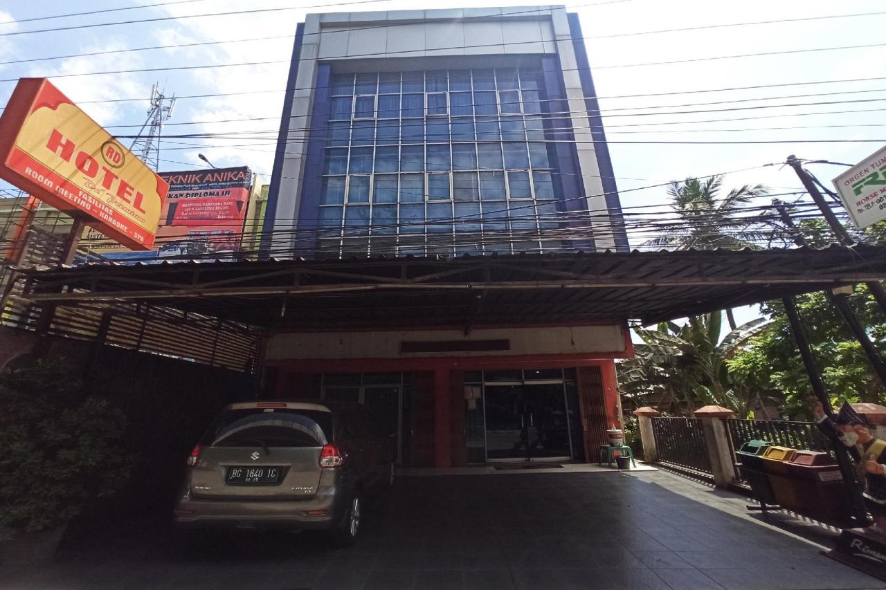 Hotel Rd Premium by OYO Rooms