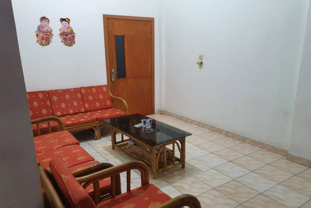 Kost Laguna by OYO Rooms