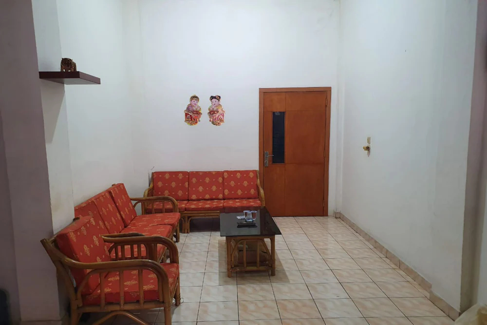 Kost Laguna by OYO Rooms