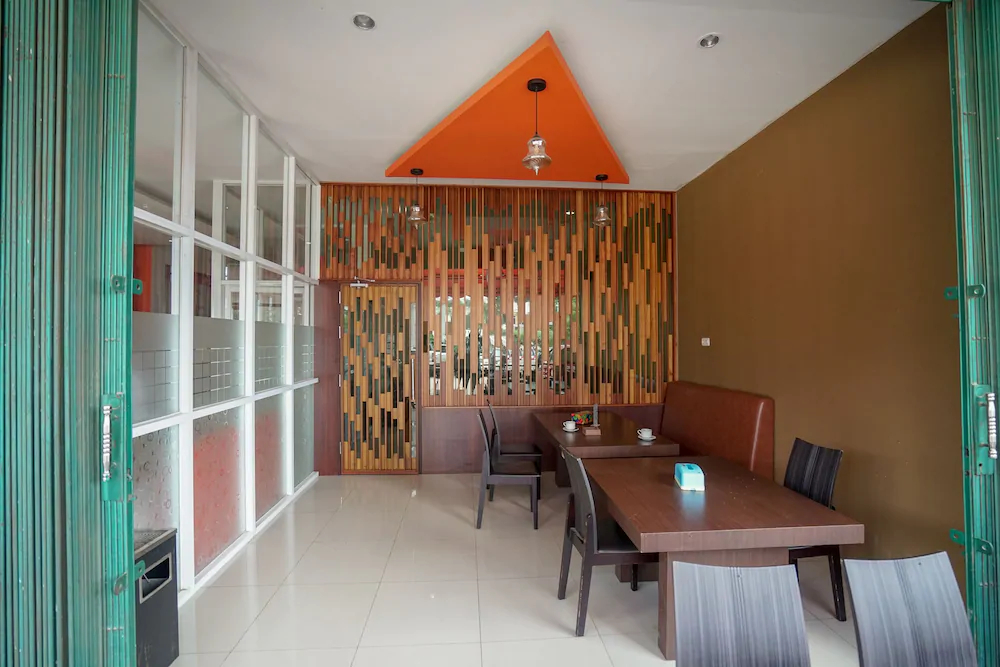 Maximus Prime By OYO Rooms