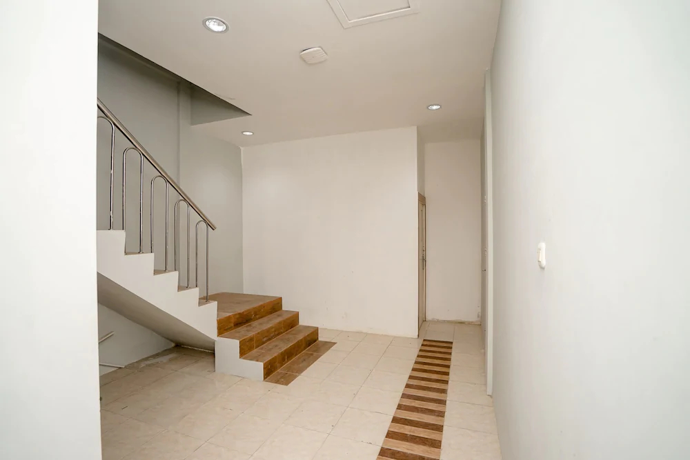 Maximus Prime By OYO Rooms