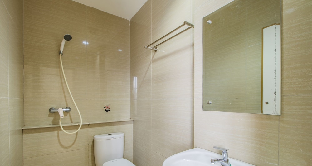 Maximus Prime by ZEN Rooms